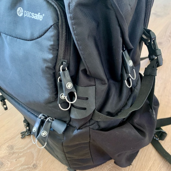 Packsafe Camera Backpack - Picture 10 of 12